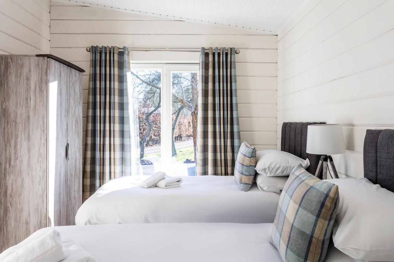 Roydon Marina Village Lodges Buitenkant foto