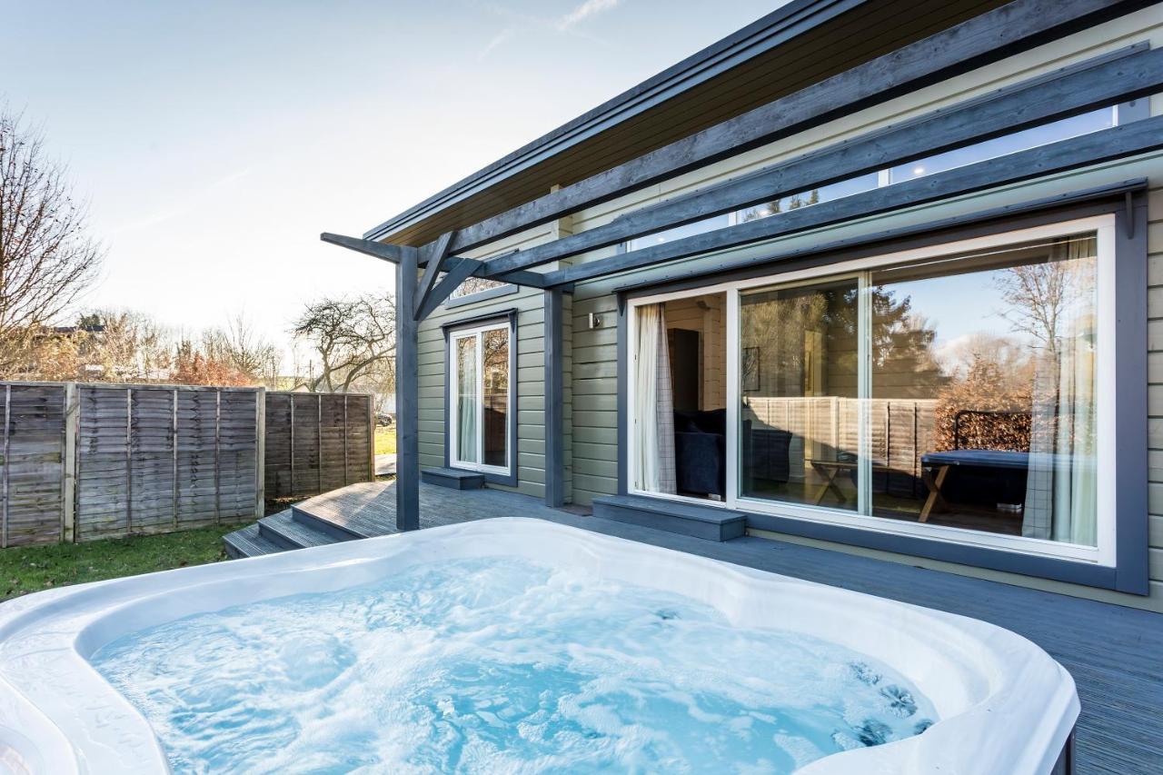 Roydon Marina Village Lodges Buitenkant foto