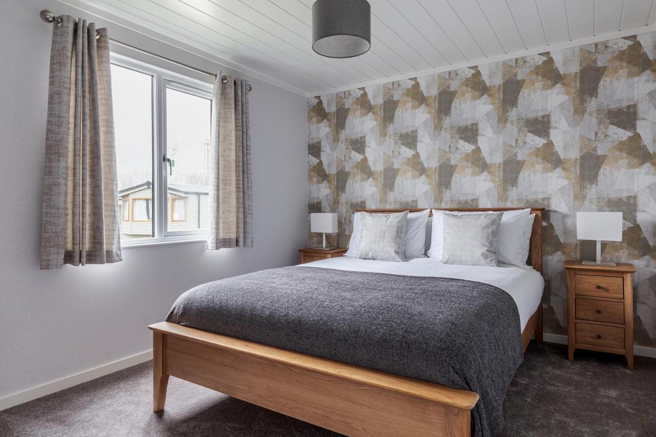 Roydon Marina Village Lodges Buitenkant foto