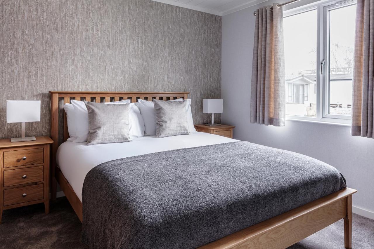 Roydon Marina Village Lodges Buitenkant foto
