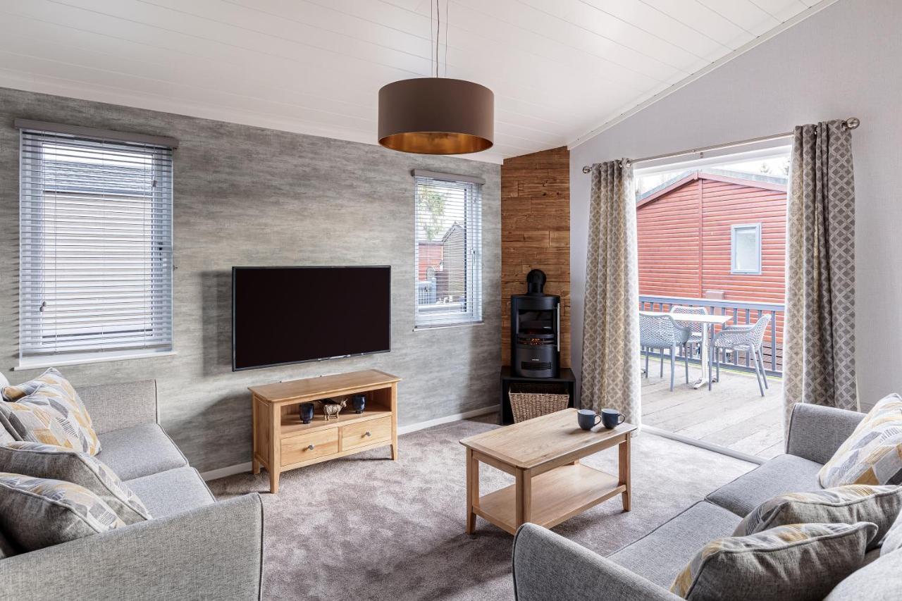 Roydon Marina Village Lodges Buitenkant foto