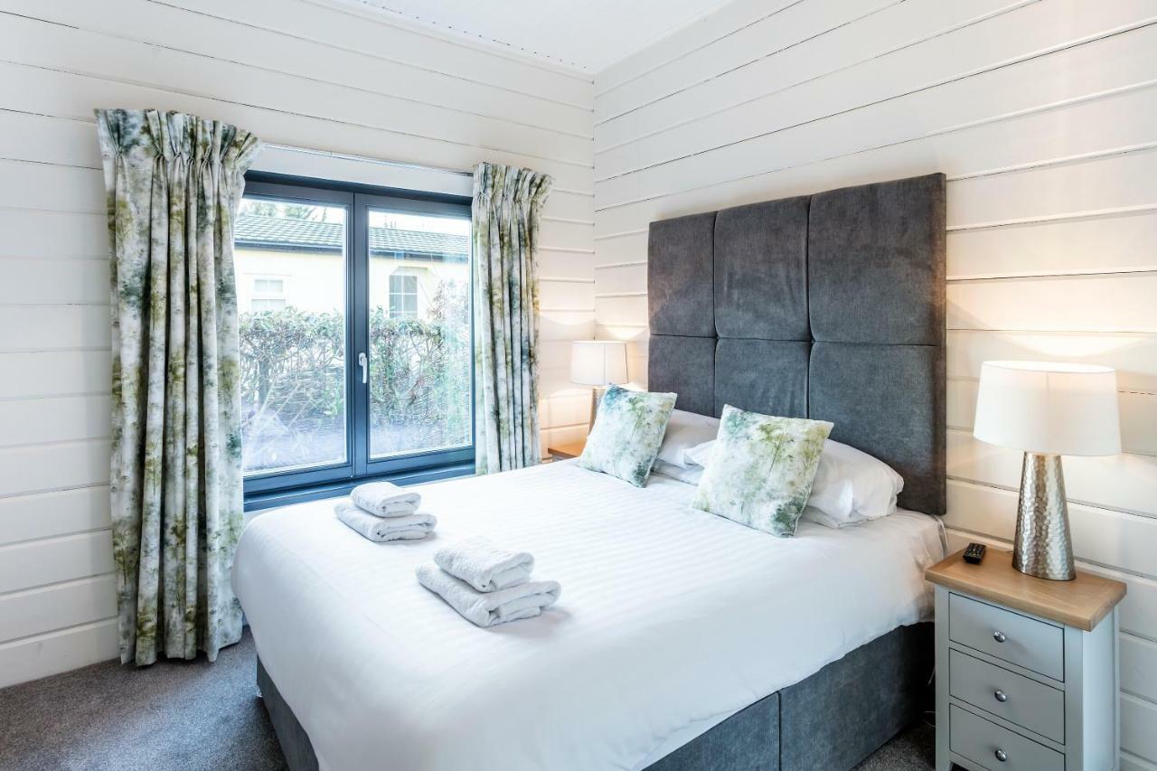 Roydon Marina Village Lodges Buitenkant foto