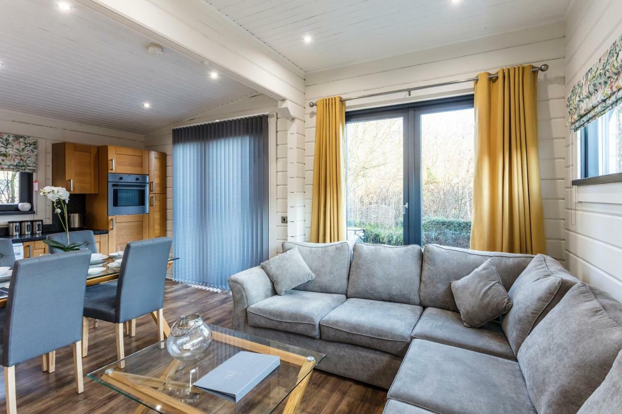 Roydon Marina Village Lodges Buitenkant foto