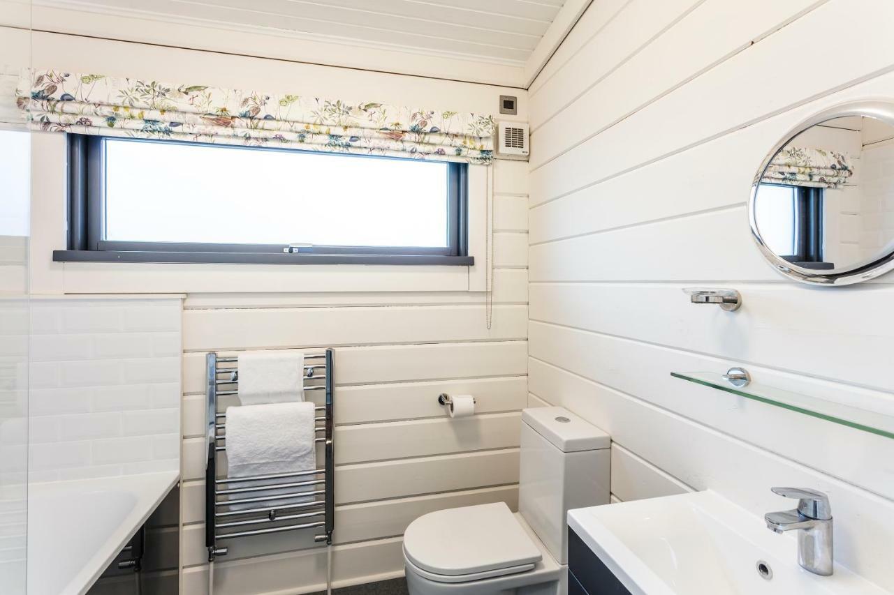 Roydon Marina Village Lodges Buitenkant foto